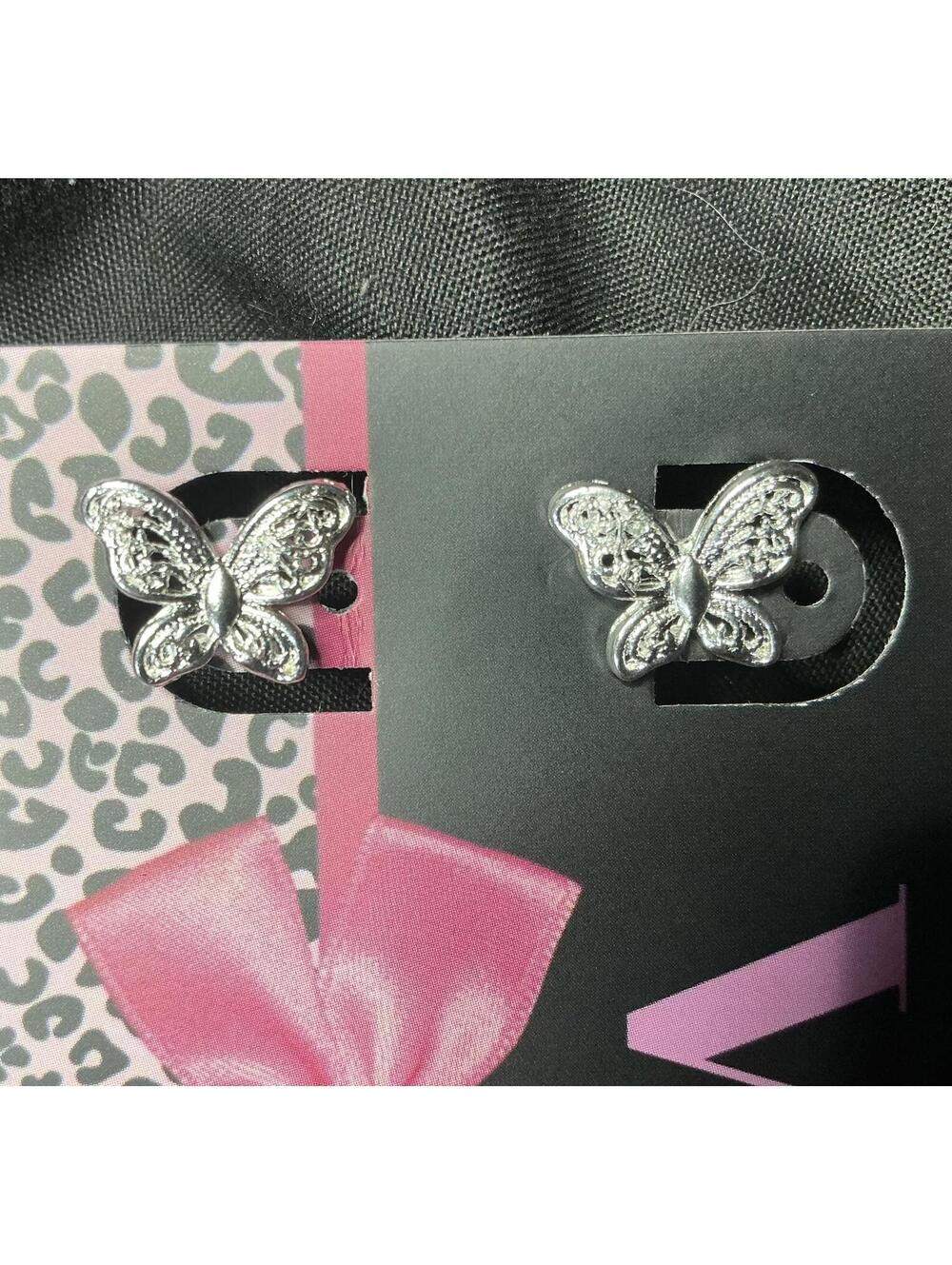 ! Delicate Stud Earrings sterling